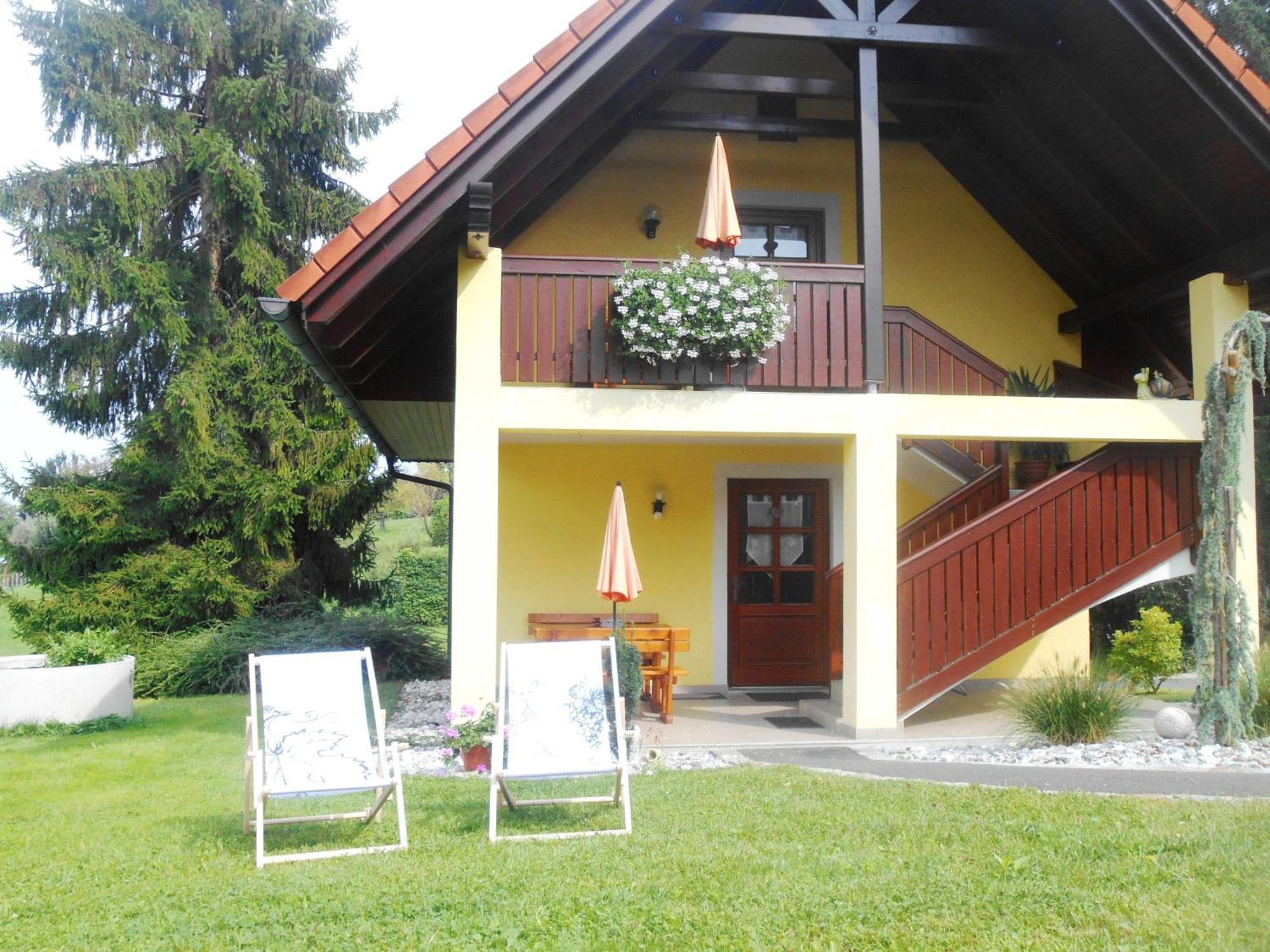 Ferienwohnungen Karin Am Seggauberg Leibnitz Bilik gambar