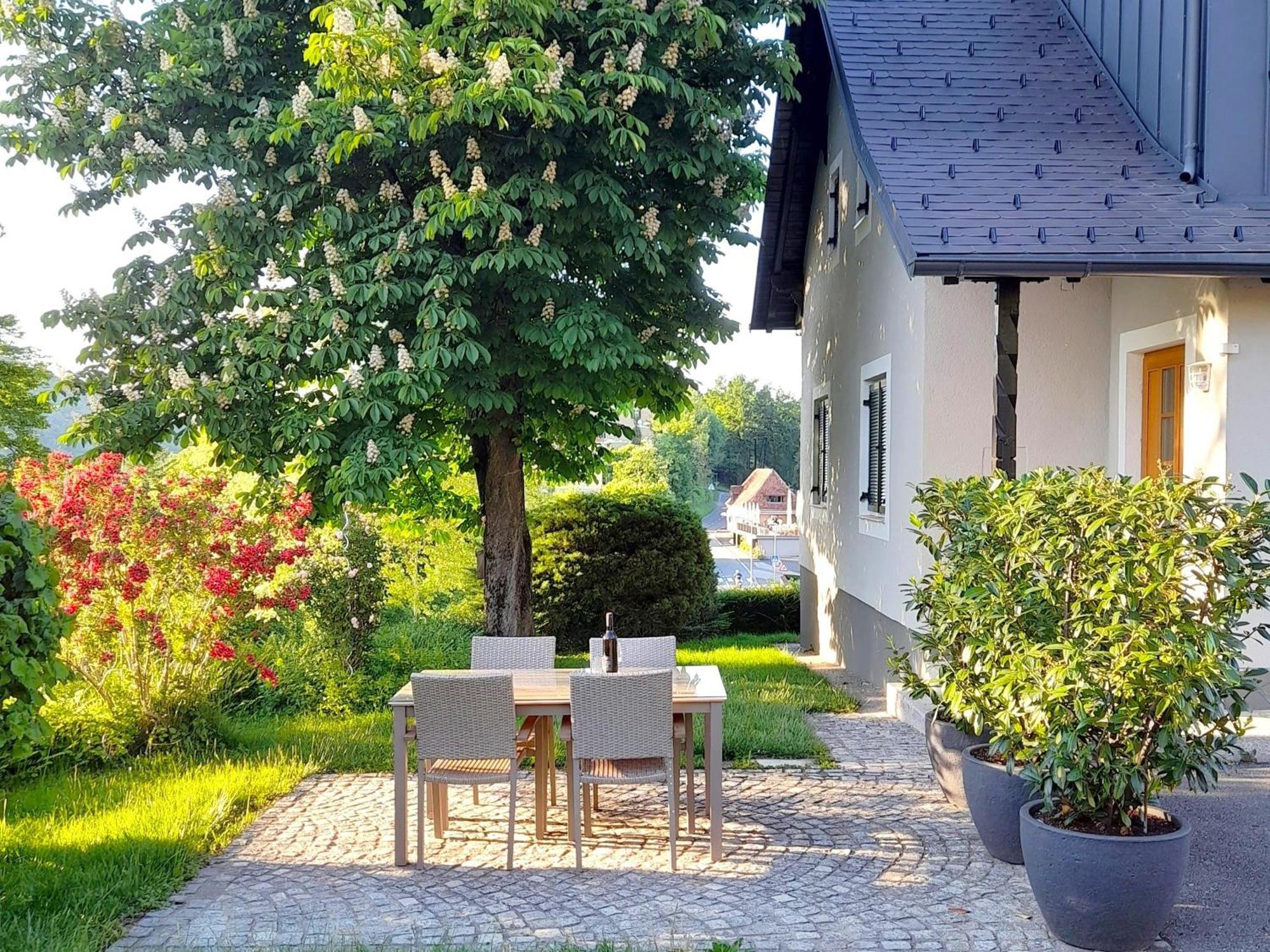 Ferienwohnungen Karin Am Seggauberg Leibnitz Bilik gambar
