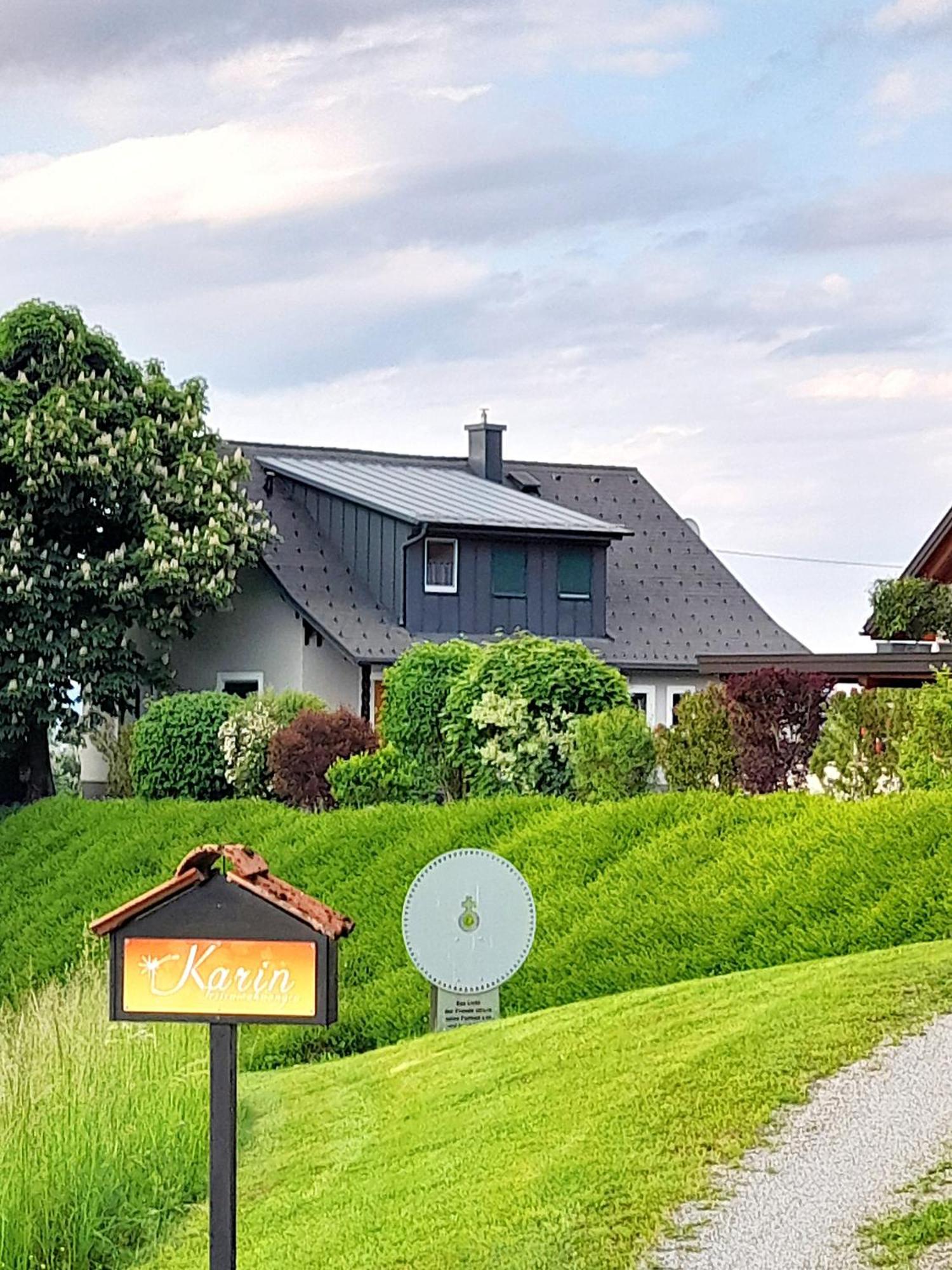 Ferienwohnungen Karin Am Seggauberg Leibnitz Bilik gambar